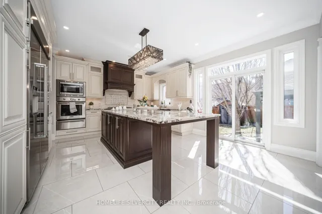 Additional image 19 of 3192 Sorrento Cres