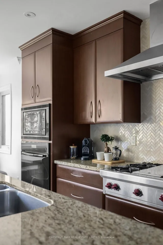 Additional image 12 of 308 Hillhurst Blvd