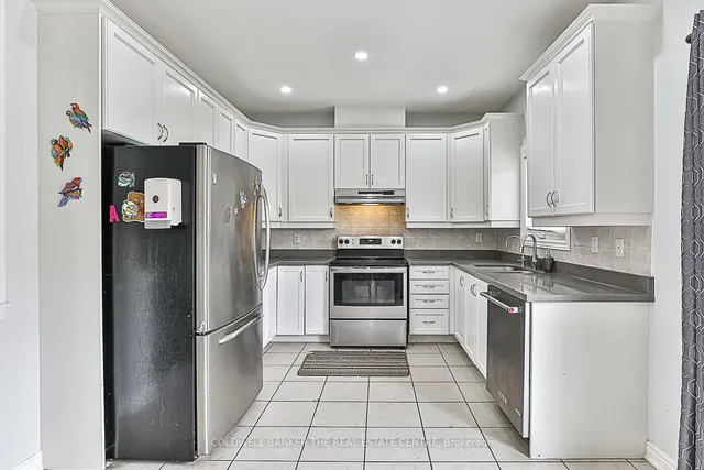 Additional image 10 of 43 Crystalview Cres