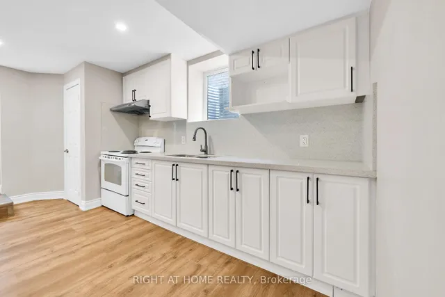 Additional image 37 of 1445 Laurier Ave