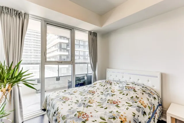 Additional image 20 of 30 Inn On The Park Dr Unit 712