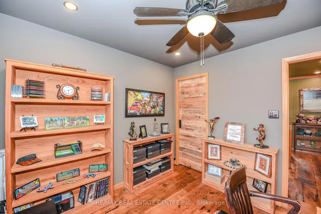 Additional image 25 of 14 Royce Ave