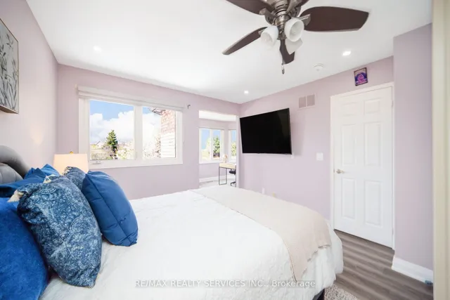 Additional image 30 of 24 Neville Cres