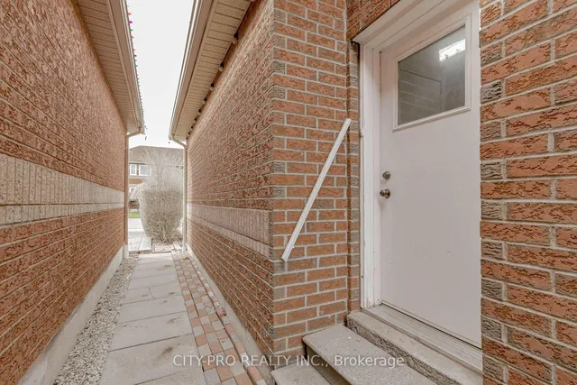 Additional image 45 of 382 Harrowsmith Dr