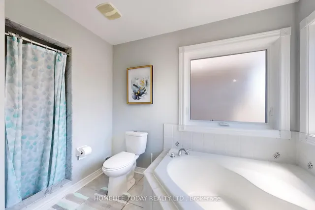 Additional image 31 of 40 Oblate Cres