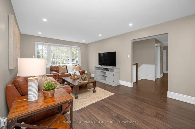 Additional image 15 of 5075 QUEENS Crt