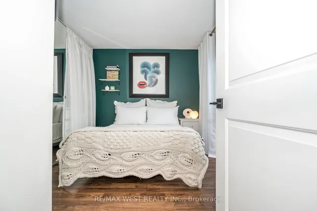 Additional image 21 of 100 Western Battery Rd Unit 1601