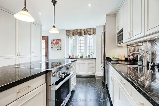 Additional image 13 of 231 Grenview Blvd