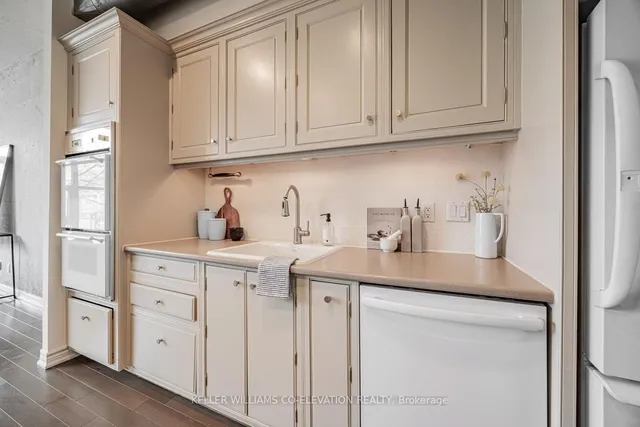 Additional image 15 of 20 Niagara St Unit 202