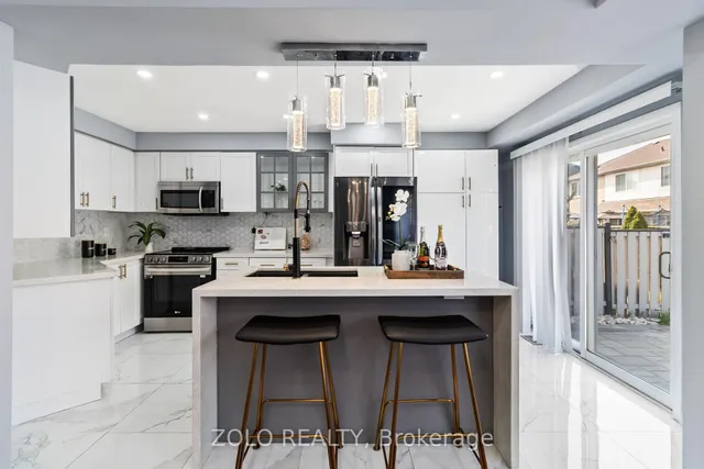 Additional image 10 of 846 Luxton Dr