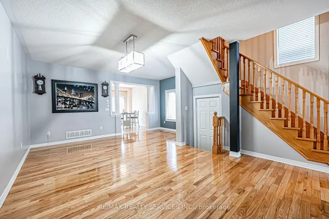 Additional image 11 of 32 Crystalview Cres