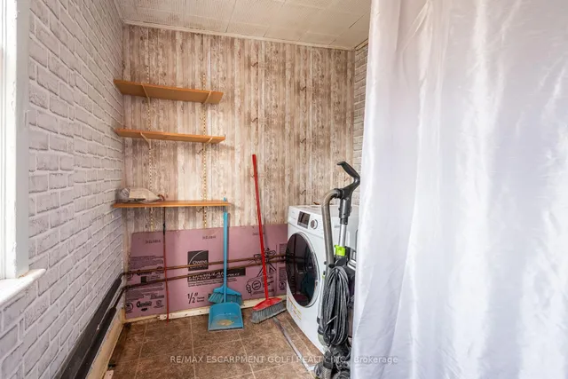 Additional image 12 of 102 NEWLANDS Ave