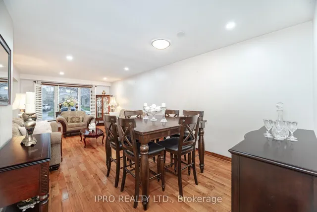 Additional image 11 of 542 Lana Terr