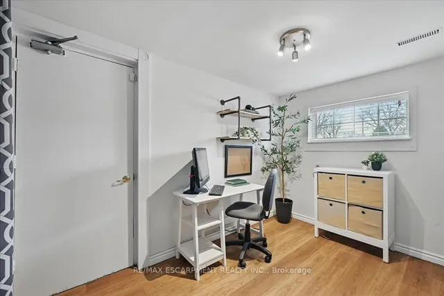 Additional image 26 of 2251 Ingersoll Dr