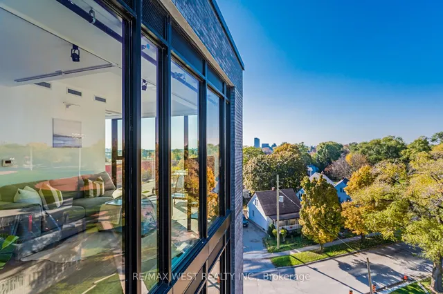 Additional image 2 of 7 Smith Cres Unit 524