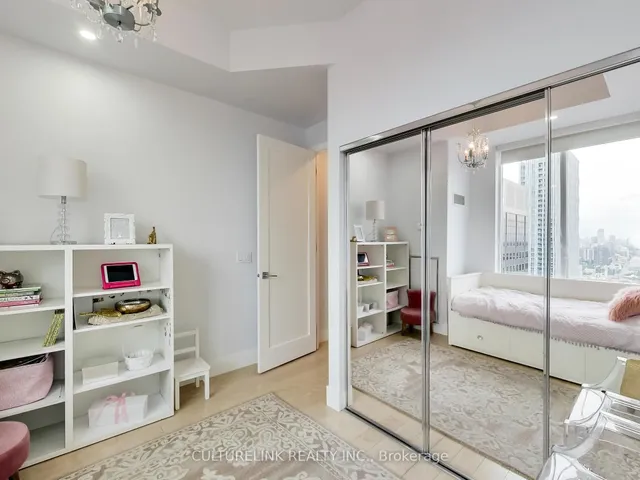 Additional image 21 of 35 Balmuto St Unit 4402