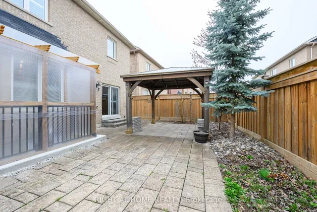 Additional image 50 of 1445 Laurier Ave