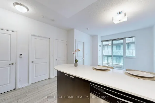 Additional image 18 of 35 Hayden St Unit 1216