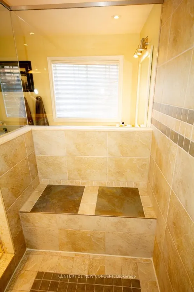 Additional image 32 of 1497 Estes Cres