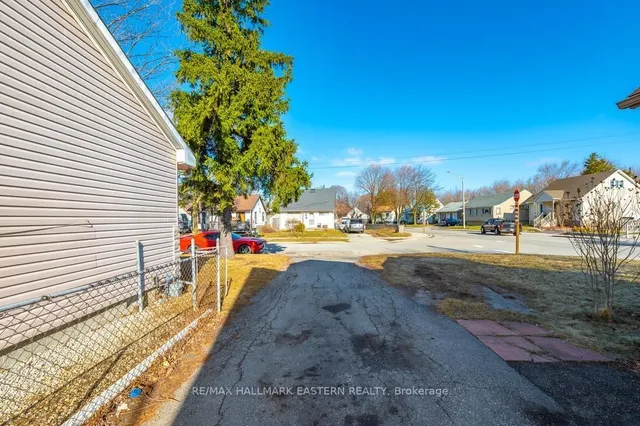 Additional image 36 of 3072 McNaughton Ave