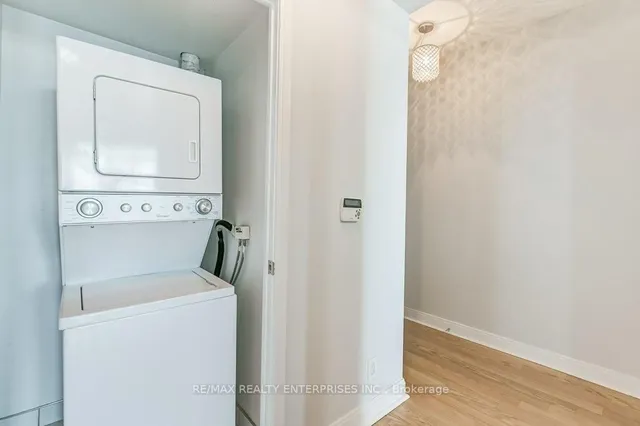 Additional image 27 of 80 Absolute Ave Unit 911