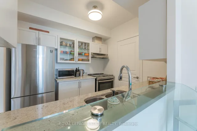 Additional image 5 of 438 Richmond St Unit 1409