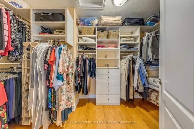 Additional image 30 of 32 Odeon St