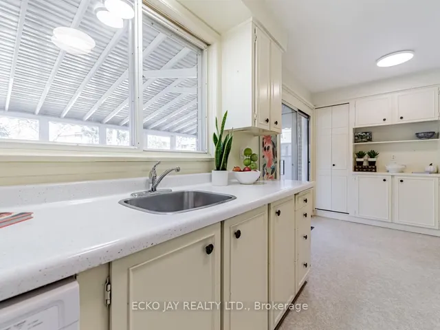 Additional image 12 of 14 Parfield Dr