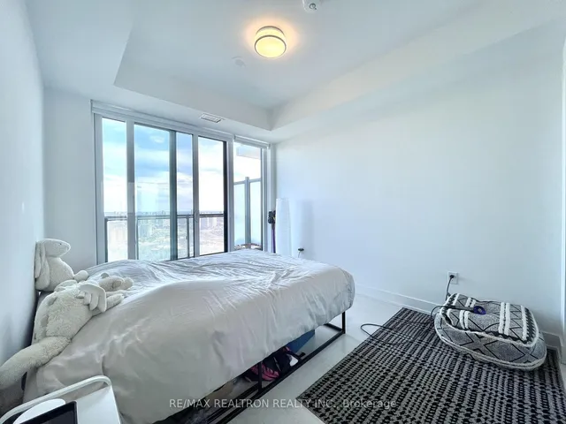 Additional image 15 of 30 Inn On The Park Dr Unit 3706