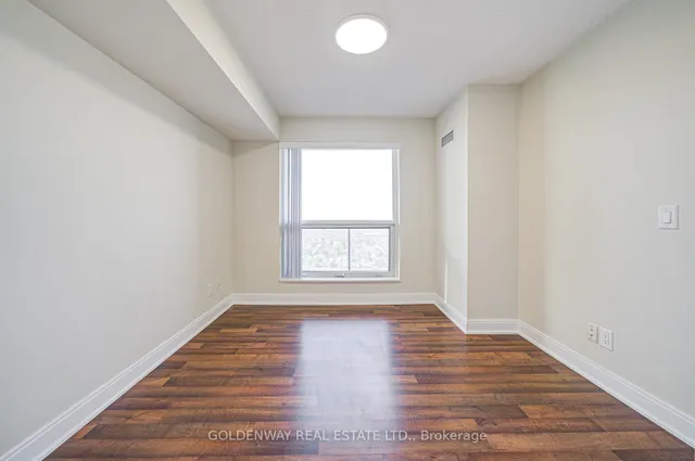 Additional image 22 of 125 Village Green Sq Unit 3701