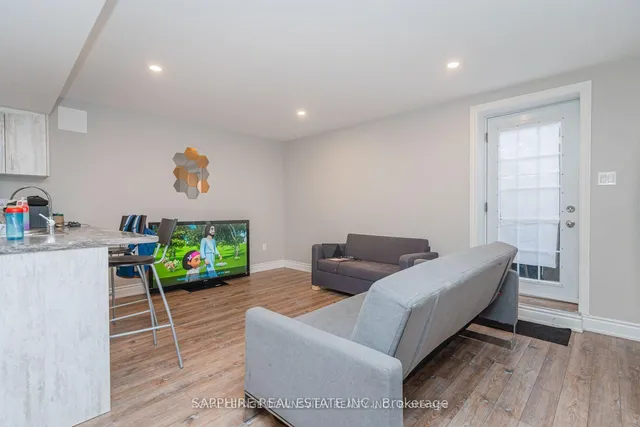 Additional image 22 of 550 Lear Gate