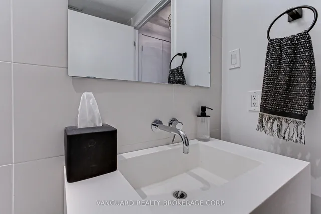 Additional image 33 of 560 King St Unit 516