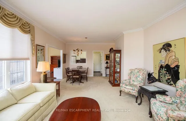 Additional image 12 of 91 Silverbirch Blvd