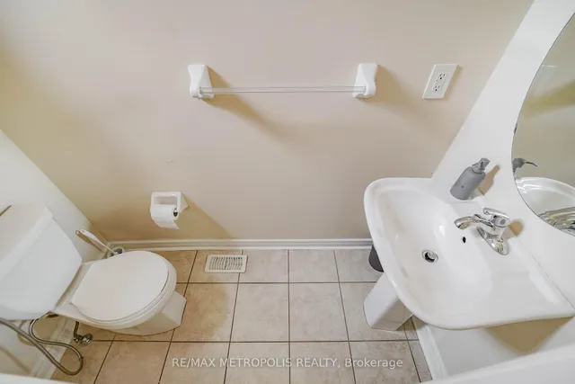 Additional image 24 of 55 Pennycross Cres