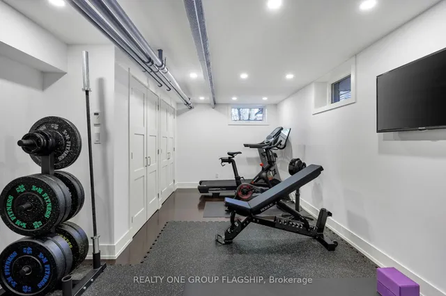 Additional image 47 of 69 Victoria Park Ave