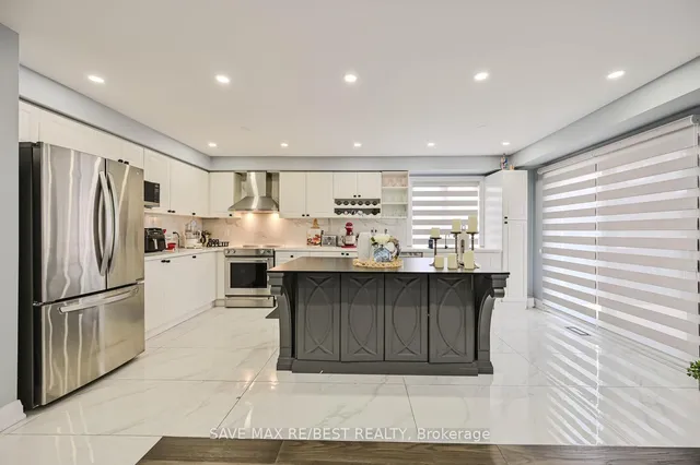 Additional image 16 of 29 Baccarat Cres