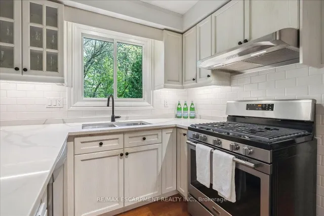 Additional image 12 of 32 Highland Park Dr