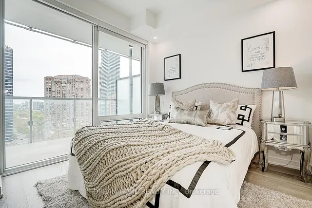 Additional image 28 of 3 Gloucester St Unit 1809