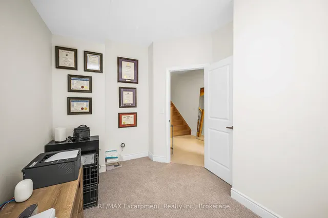 Additional image 3 of 3401 Sixth Line