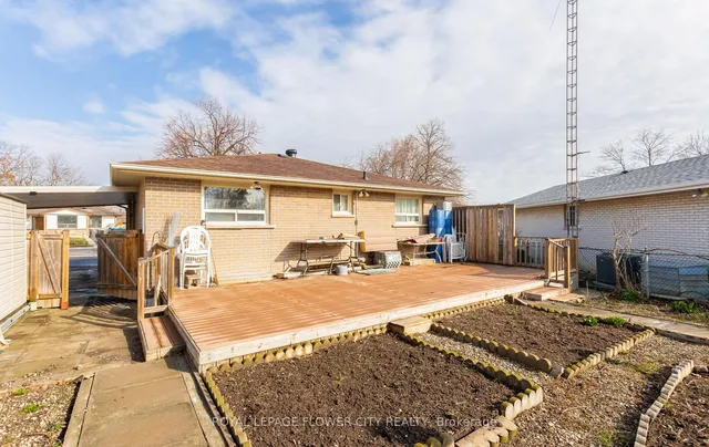 Additional image 35 of 67 Sutherland Ave