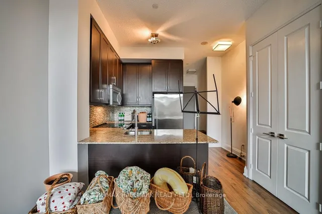 Additional image 10 of 2 Old Mill Dr Unit 121