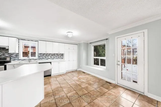 Additional image 9 of 49 Hollowgrove Blvd