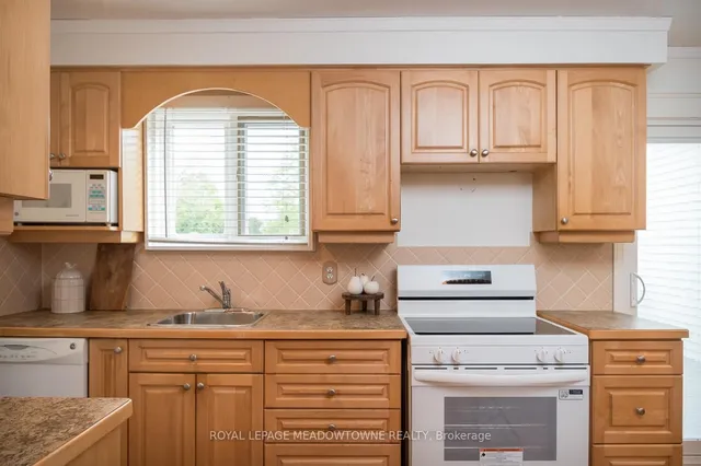 Additional image 8 of 852 Edison Crt