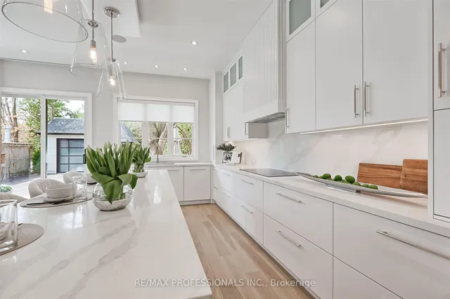 Additional image 27 of 466 Prince Edward Dr