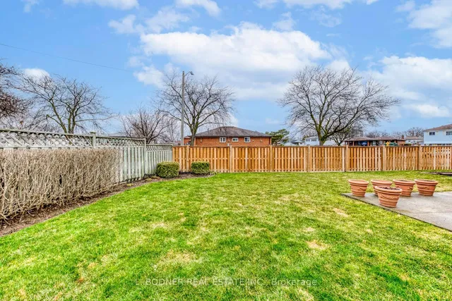 Additional image 32 of 6899 Darcel Ave