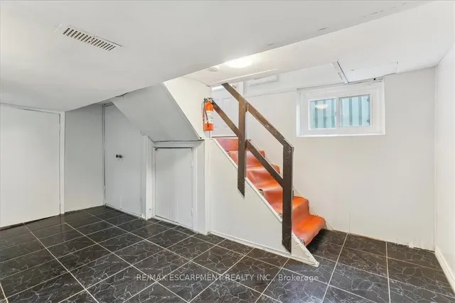 Additional image 25 of 1160 King St