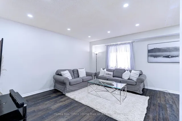 Additional image 6 of 10 Menoke Crt
