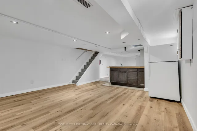 Additional image 30 of 43 Burnfield Ave