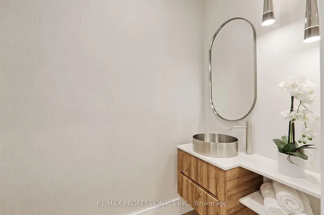 Additional image 33 of 466 Prince Edward Dr