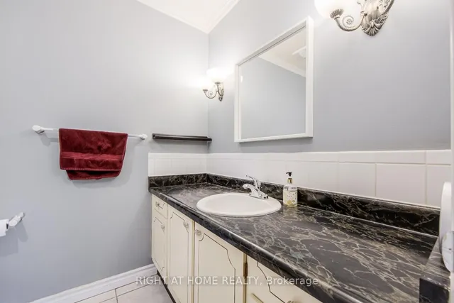 Additional image 22 of 1276 HILLVIEW Cres